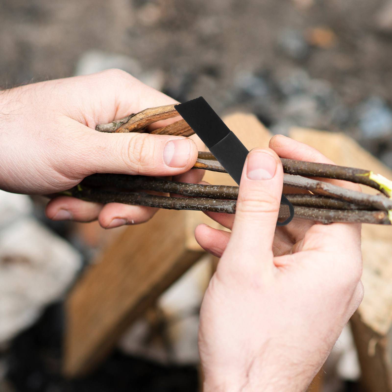 10 قطع من مجموعة أدوات إشعال ا - مراجعة Magnesium Fire Starter وسعره